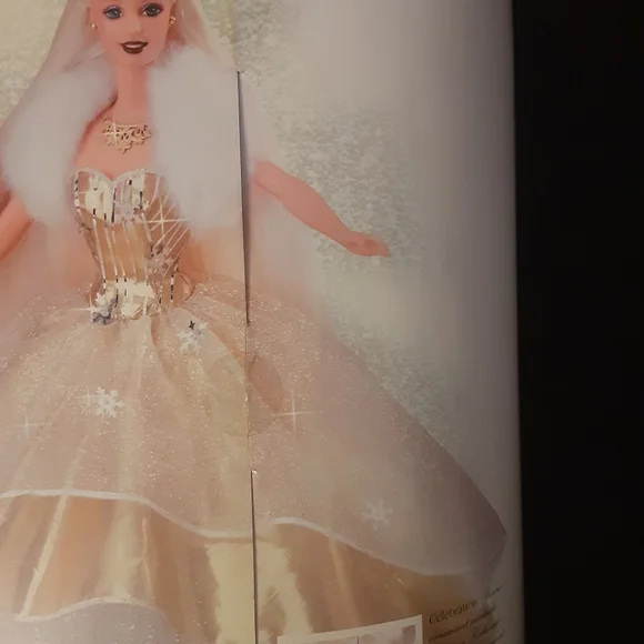 2000 Celebration Barbie - Picture 4 of 8